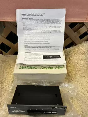 MODEL-515 AUDIO AUTHORITY Video Switching