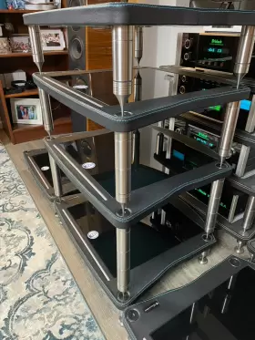 Bassocontinuo 2.0 Accordion Reference Level Hi-fi Shelf Rack #3