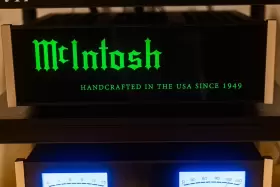 LB200 MCINTOSH Light Box
