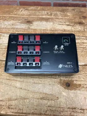 FG00271 NILES Sound Triggered Speaker Level Switch