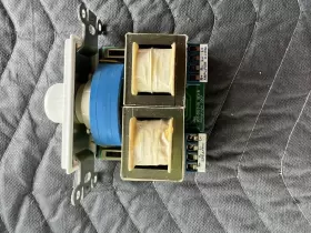 AU0100WHLAV1 ONQ Stereo Volume Control #2