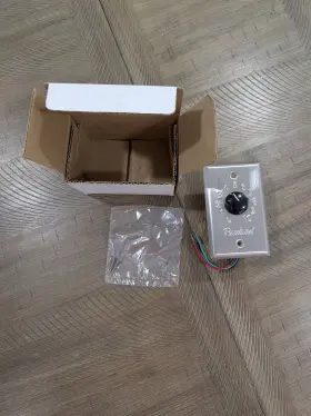 AC1300 RAULAND Borg Speaker Control Knob Box